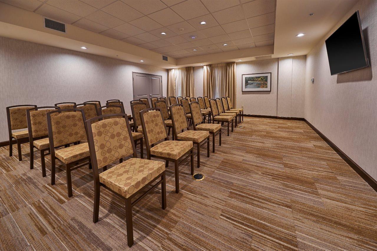 Hampton Inn & Suites Roseburg Ngoại thất bức ảnh