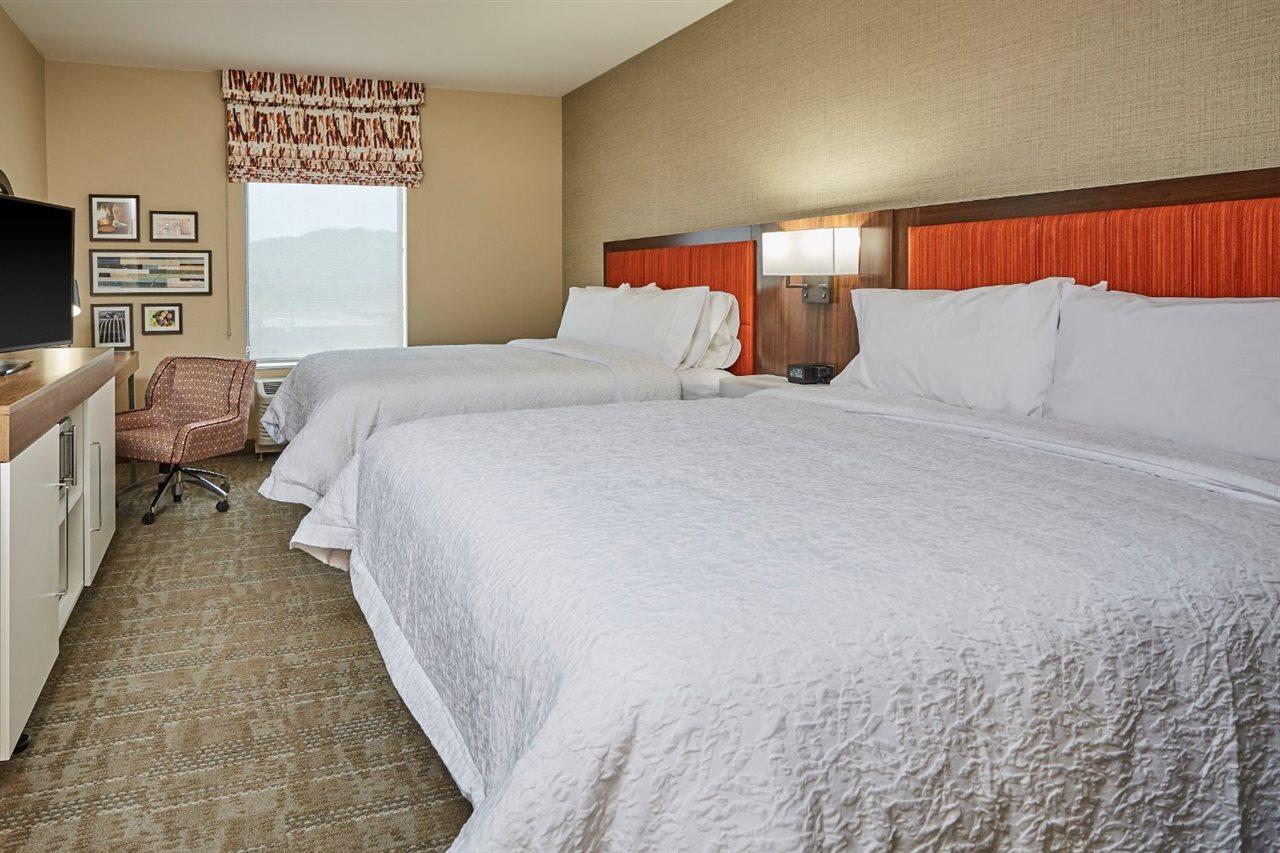 Hampton Inn & Suites Roseburg Ngoại thất bức ảnh