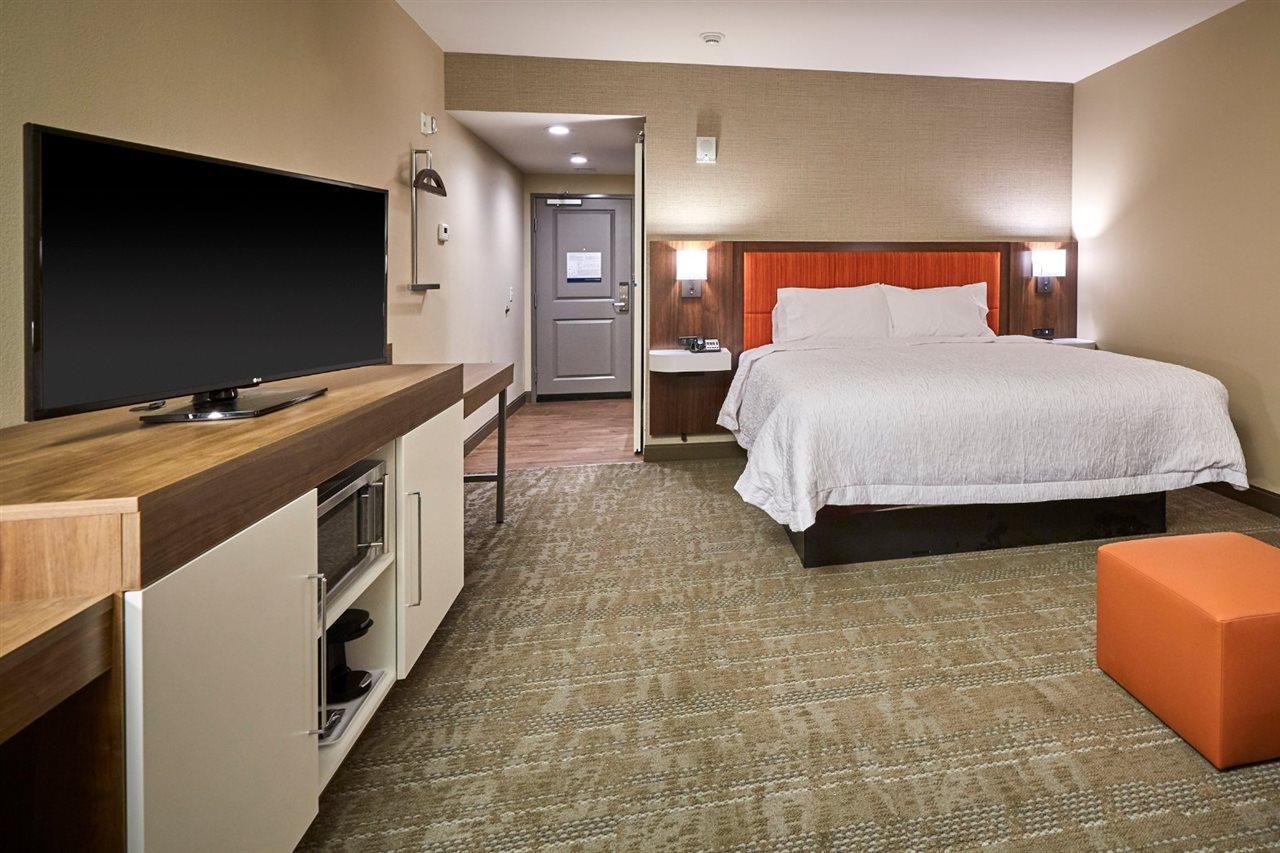 Hampton Inn & Suites Roseburg Ngoại thất bức ảnh