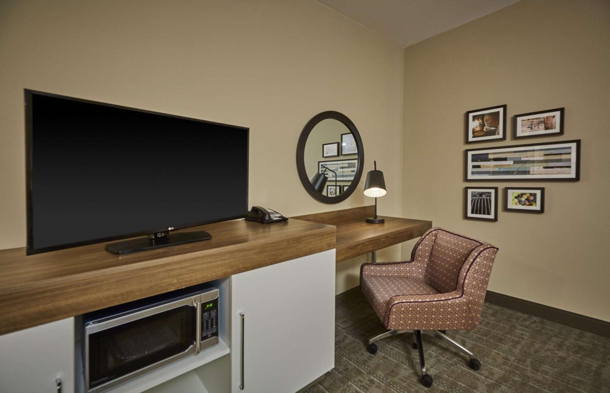 Hampton Inn & Suites Roseburg Ngoại thất bức ảnh