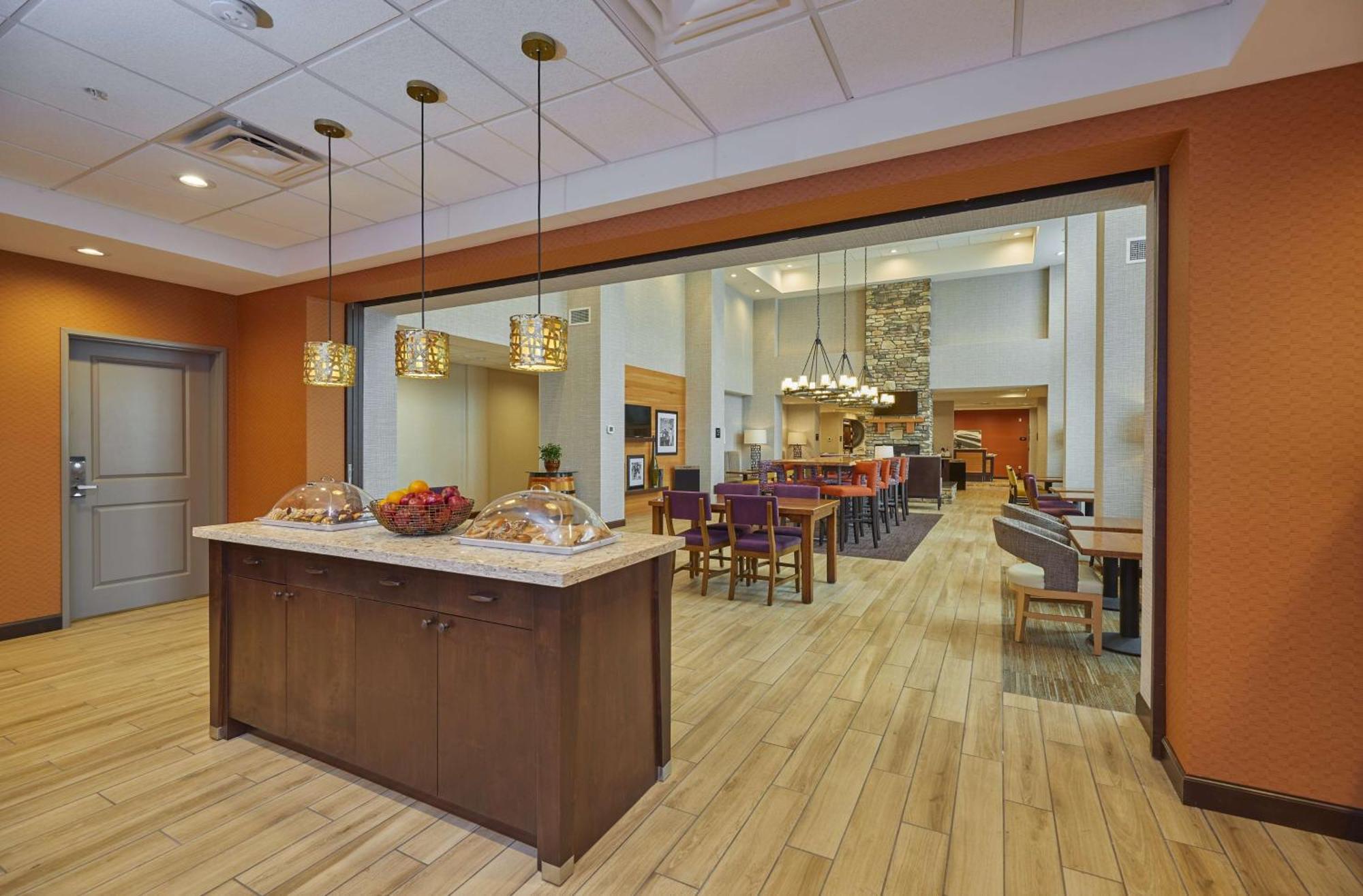 Hampton Inn & Suites Roseburg Ngoại thất bức ảnh