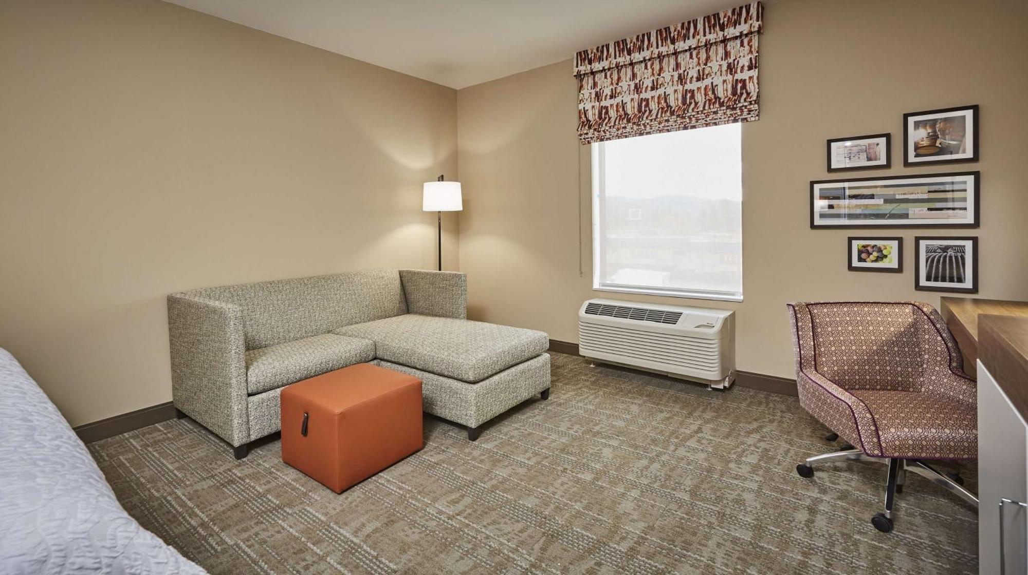Hampton Inn & Suites Roseburg Ngoại thất bức ảnh