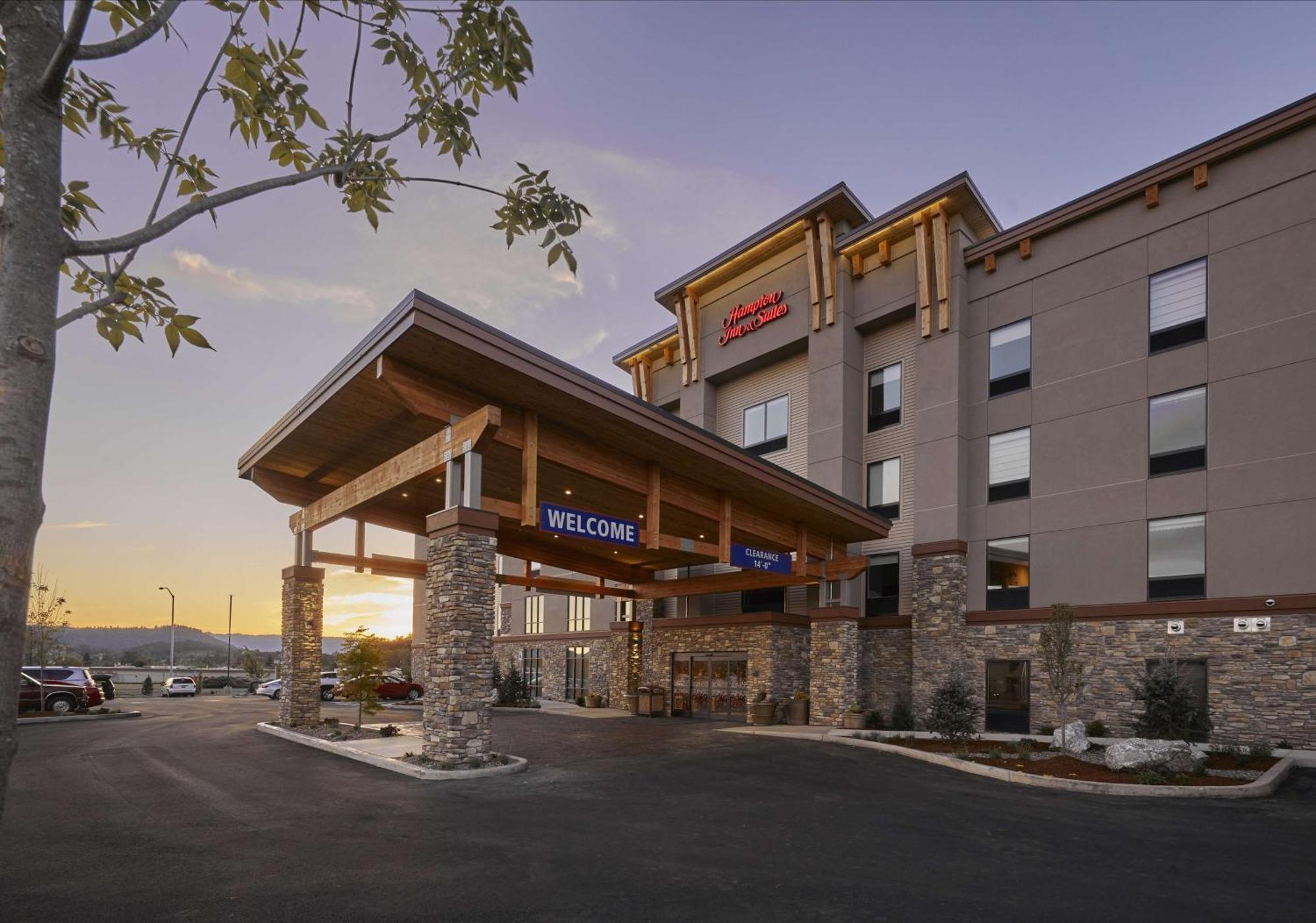 Hampton Inn & Suites Roseburg Ngoại thất bức ảnh