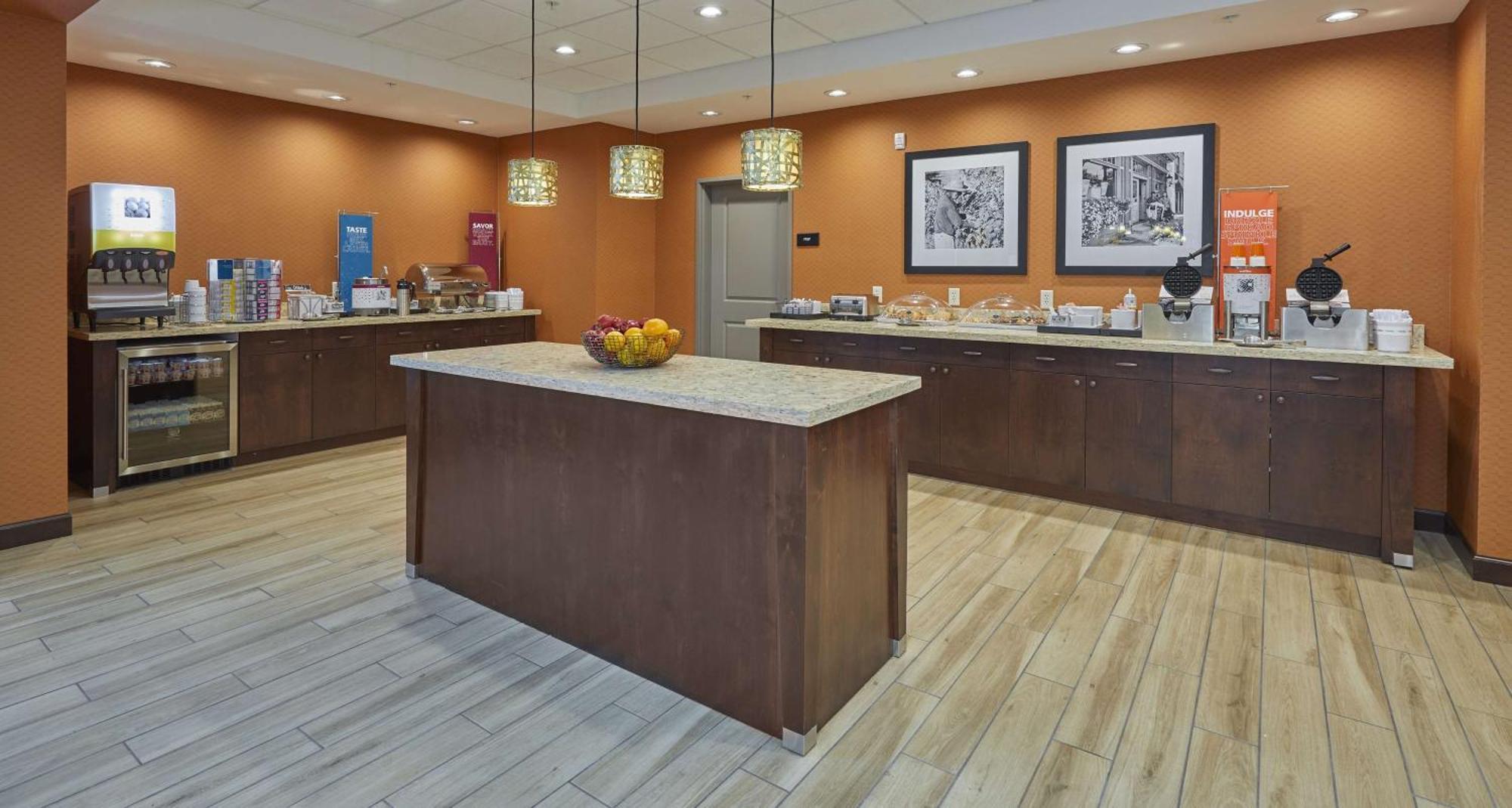 Hampton Inn & Suites Roseburg Ngoại thất bức ảnh